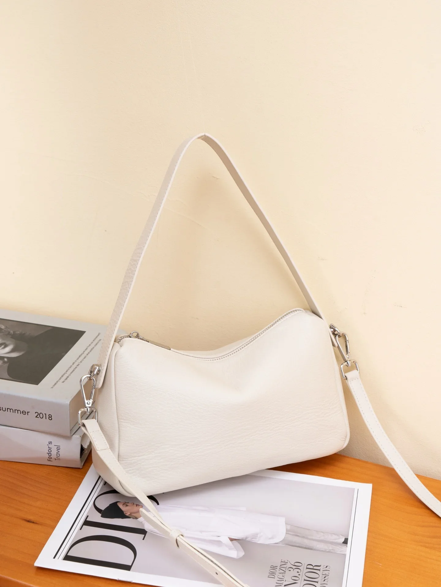 Tas Kecil Wanita dari Kulit Sapi Asli Merek Desainer Mewah Tas Jinjing Wanita dari Kulit Sapi Lembut untuk Wanita Baru