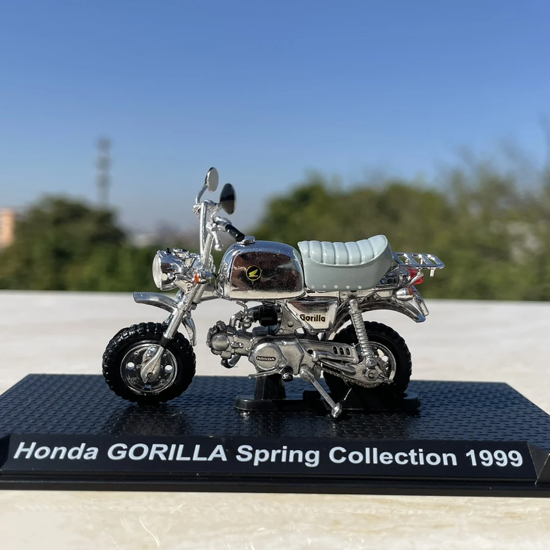 

Литая под давлением модель мотоцикла Honda Monkey в масштабе 1:24, Коллекционная игрушка, подарок, сувенир, украшение для дисплея