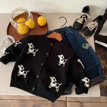 Vestiti per bambini per bambini in stile coreano 2024 Autunno Inverno maglione nero per cani da cartone animato per cappotto cardigan lavorato a maglia per ragazzi e ragazze