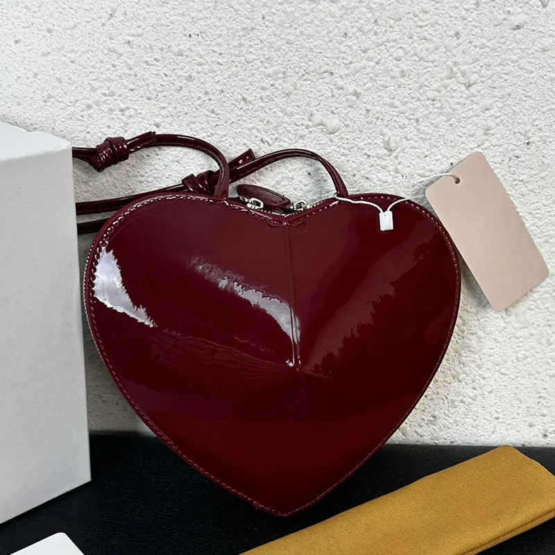 2024 Women\'s Fashion Bag New Women\'s Bag Designer Cute Heart Shaped Diagonal Cross Bag Multi Color Shoulder Bag Wallet