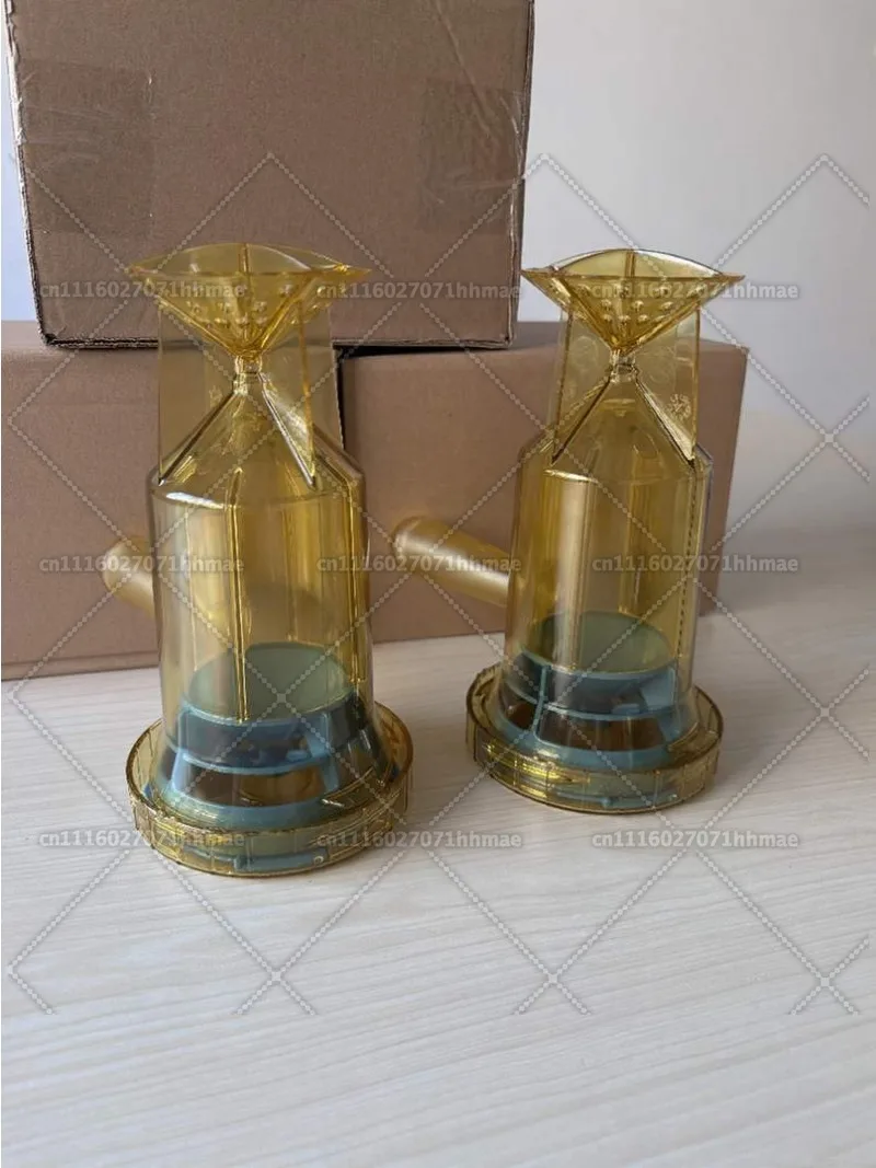 Portable high-performance durable trigger salt tank (salt dispenser)