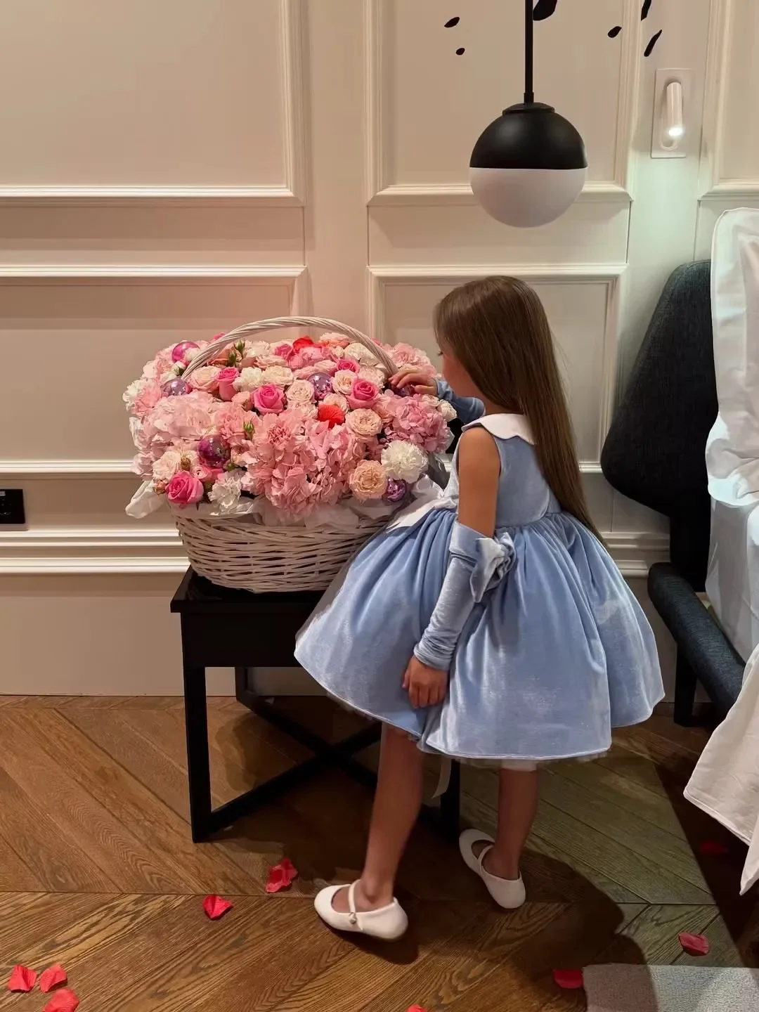 Princess Velvet Sleeveless Flower Girls Dresses For Wedding Pleated Bow Puffy Kids Birthday Party First Communion Gown Custom