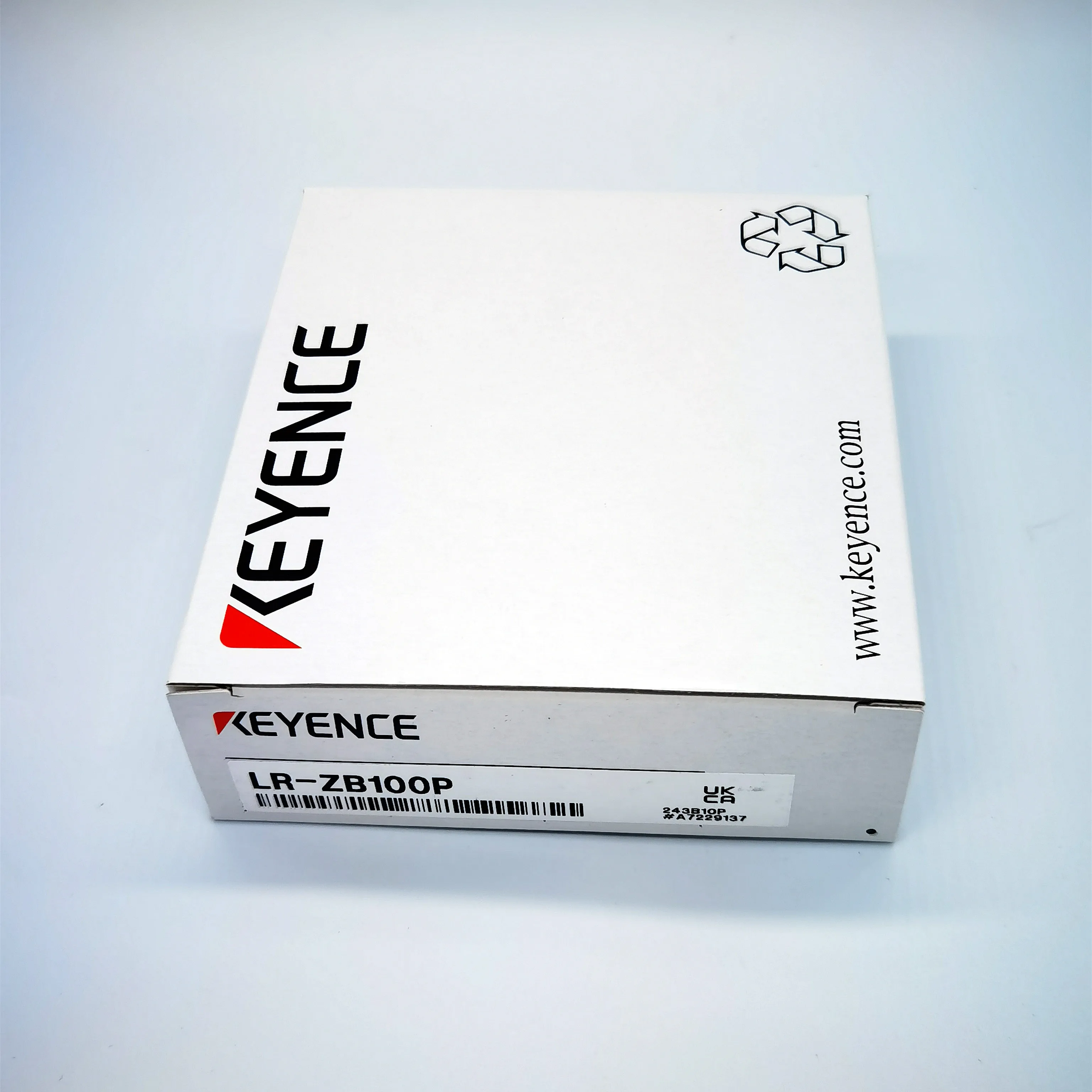 KEYENCE LR-ZB100P مستشعر ليزر CMOS قائم بذاته أصلي جديد