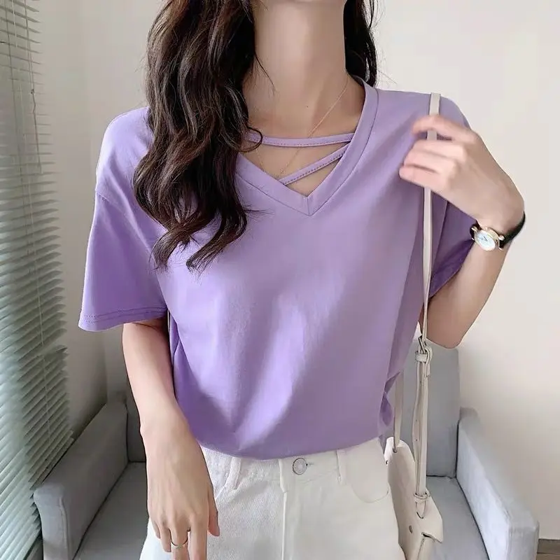 Solid Temperament Short-sleeved Women's Niche Design Sense Summer New Korean Version Loose V-neck T-shirt Sweet and Spicy Top