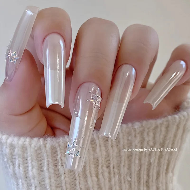 Hurtowe, wysokiej jakości, błyszczące diamenty w kształcie śnieżynki 1,5 * 3 mm, mini wiertło do paznokci, szklane ozdoby do manicure.