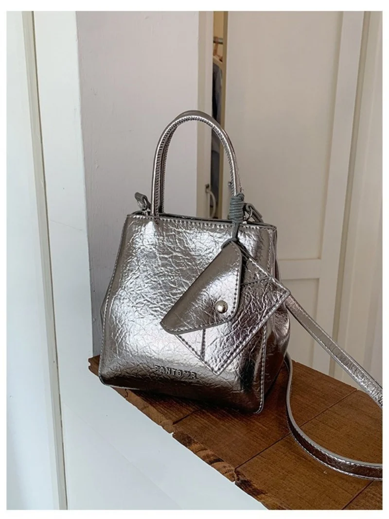 

Luxury Designer Bucket Handbag Women High Quality Solid Color Crossbody Bags Hand-held Single Shoulder Bag with Mini Wallet