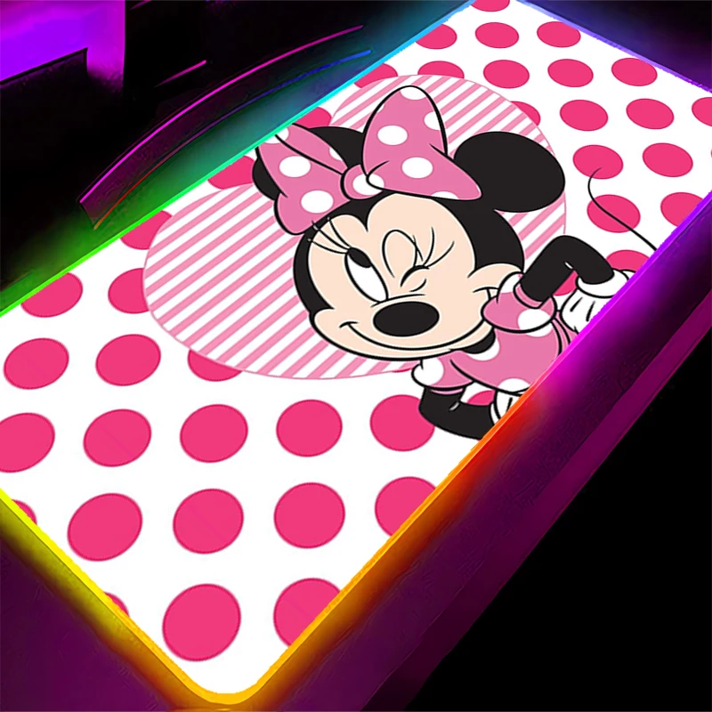 Tapis de souris LED RGB en caoutchouc, motif tapis de jeu, accessoires PC, tapis de bureau antidérapant, tapis de Table m-minnie, clavier de bureau