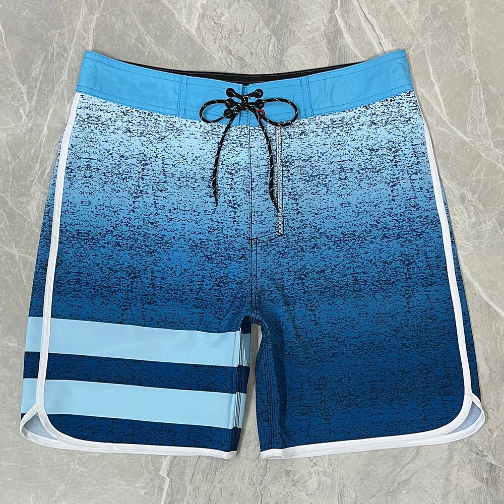 2025 Nuevos pantalones de playa elásticos antisalpicaduras de cuatro lados para hombre, pantalones cortos deportivos de surf sin logotipo con tablero ligero
