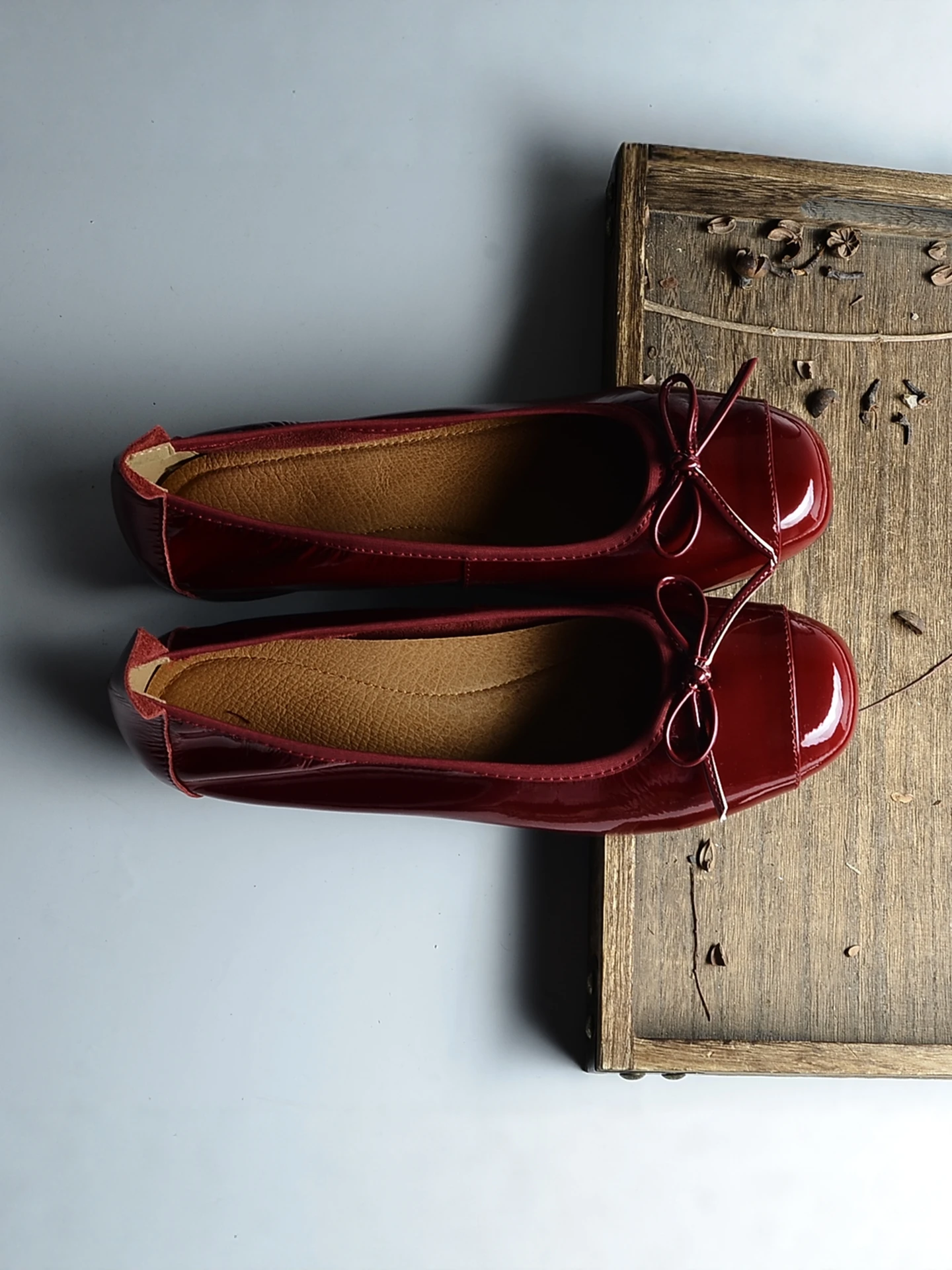 

Red Knot Single Shoes Women's Style Retro Slip-On Soft Bottom Grandmother Ballet Flats Summer Fashion Leather Paten...
