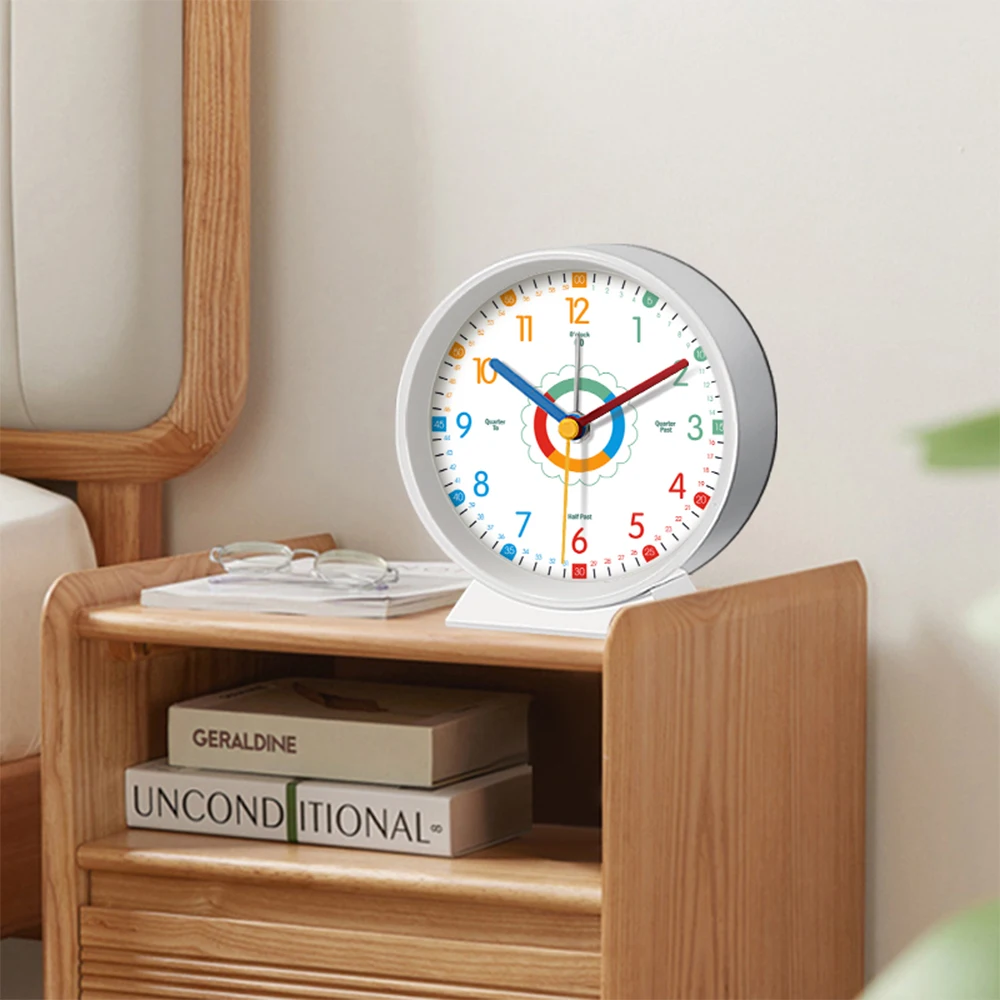 

Early Education Table Clock Metal Cartoon Small Alarm Clock For Children Wake-up Desktop Alarm With Night Light