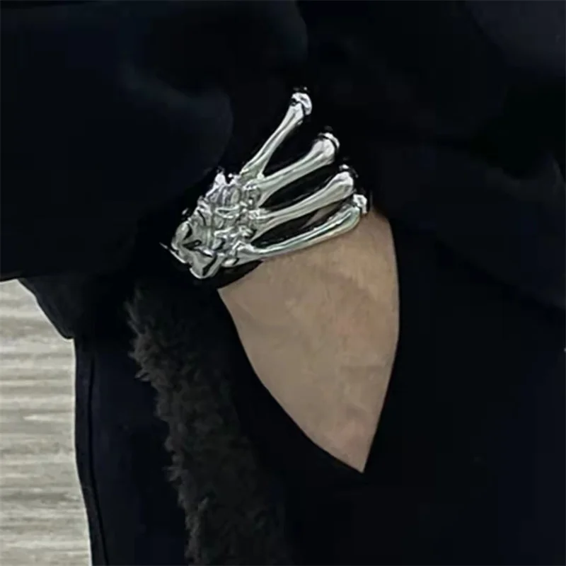 

XIALUOKE Punk Style Skeleton Claw Open Bracelet For Woman Vintage Hyperbole Cuff Bracelet Party Hot Popular Holiday Jewelry Girl