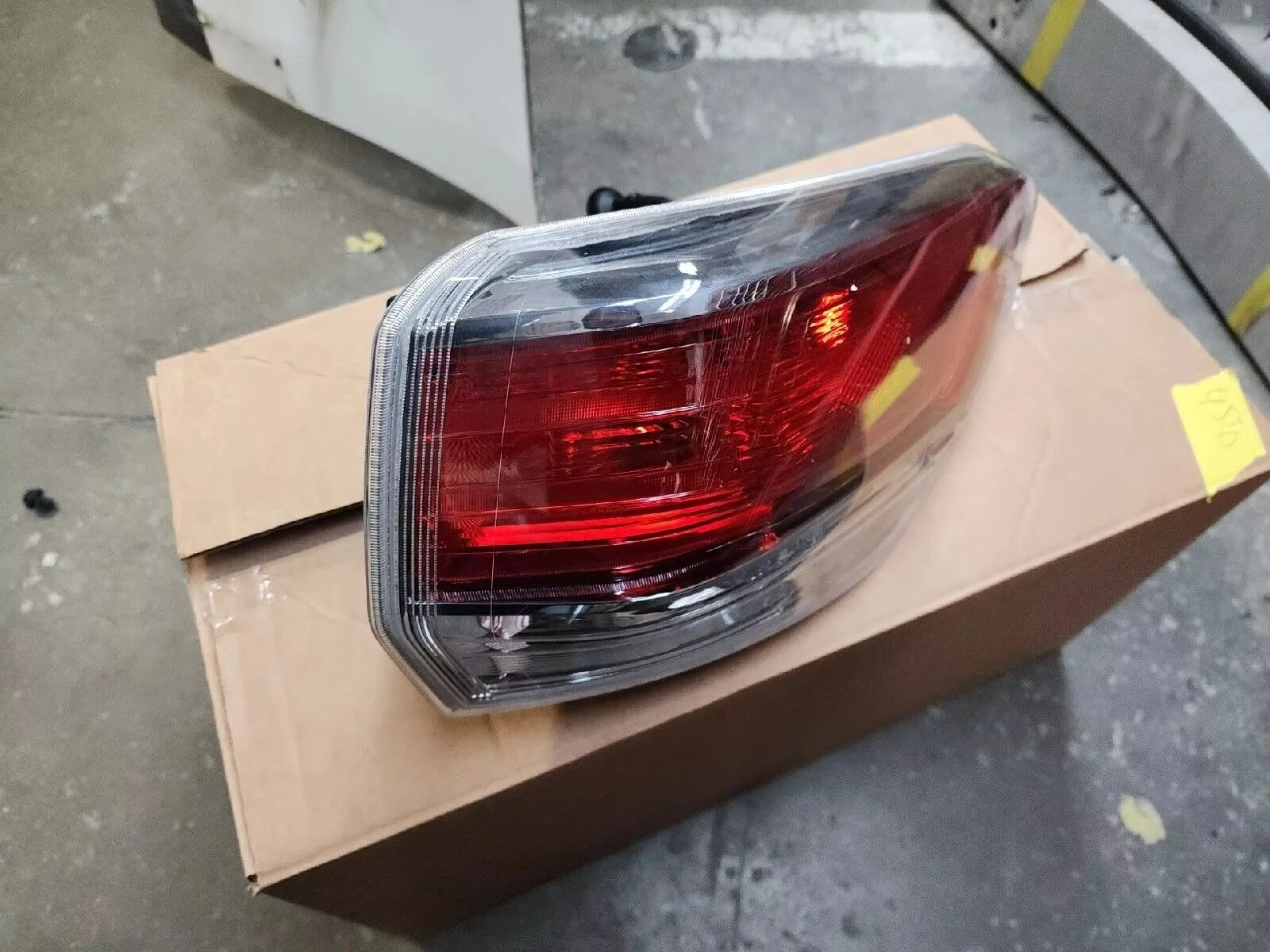 81550-0E320 81560-0E320 Left Rear Tail Lamp Light for 2023 RX350 RX350h RX500H F Sport