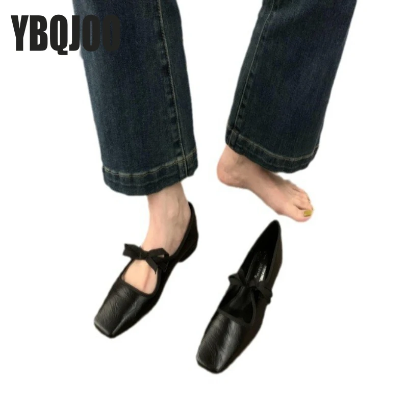 Scarpe da donna con punta quadrata argento dal design di piccola nicchia nuova scarpa singola alla moda con fondo piatto casual primaverile dal temperamento semplice