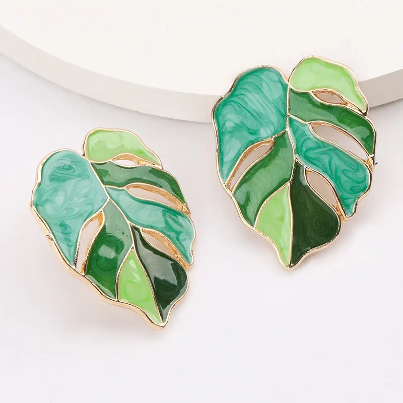 

Green Purple Drop Oil Metal Leaf Stud Earrings for Women European and American Fashion Simple Earrings Travel Party Jewelry Gift