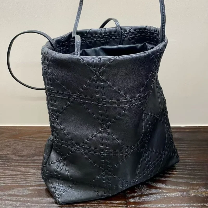 

Ladies' genuine leather Italian design top quality retro plant blend sheepskin handbag shoulder bag