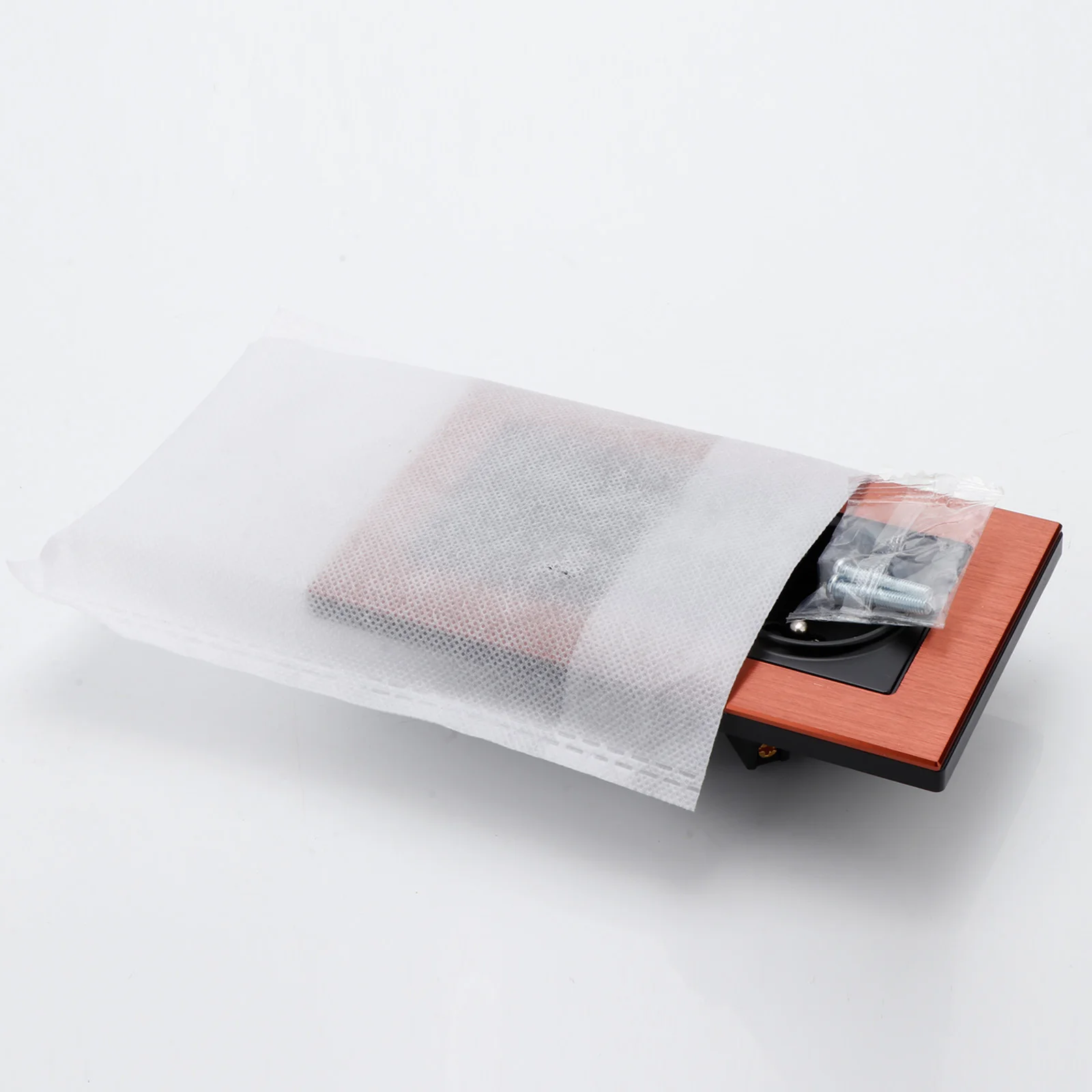 FT-SWS Schuko-Wandsteckdose aus doppeltem Rhodium mit 24 Karat vergoldeter Phosphorbronze