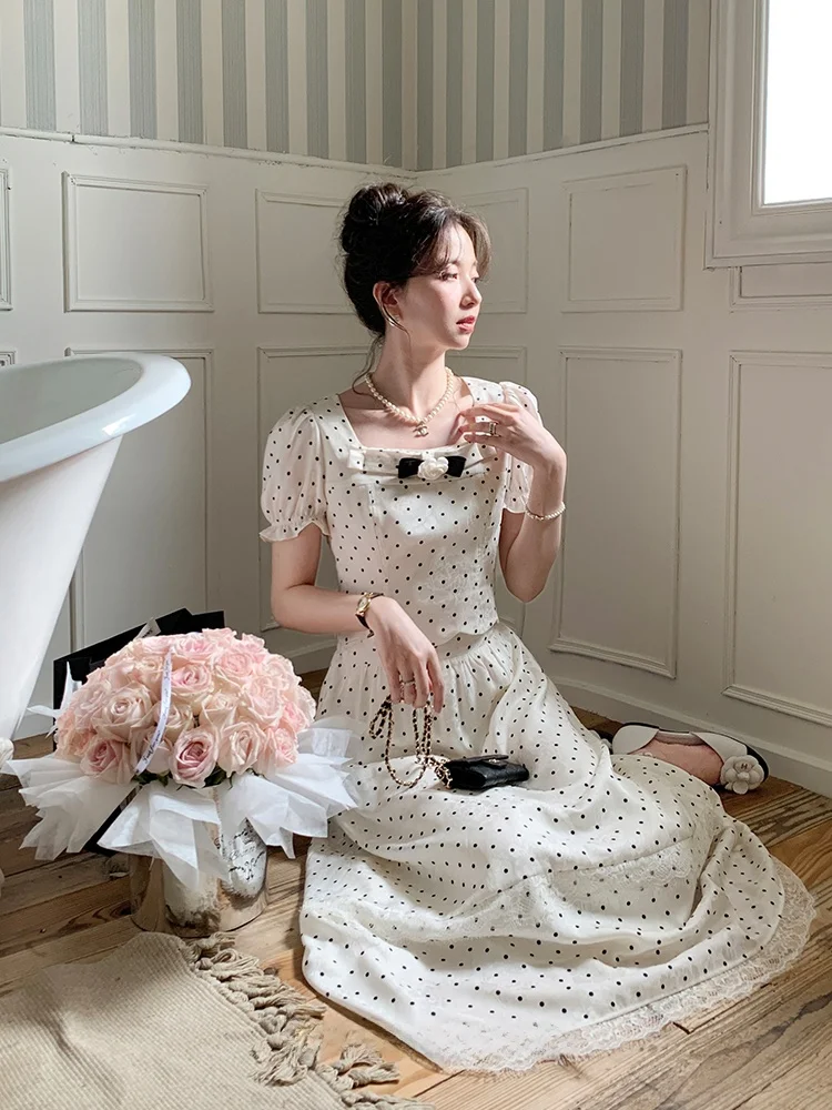 

Комплект из двух предметов серии Aunt Deer Miu: платье в горошек с квадратным воротником и женский летний облегающий комплект с длинным или коротким рукавом