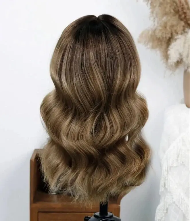 18 بوصة أومبير موجة عميقة الاصطناعية الدانتيل الباروكات للنساء تسليط الضوء على الشوكولاته براون كامل الباروكات مع جذور داكنة ألياف امرأة سمراء #4