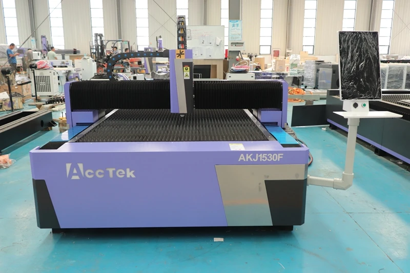 China Acctek 2000w 3000w 6000w Fiber Laser Cutting Machine /Fiber Optic Laser Cutting Engraving Machine