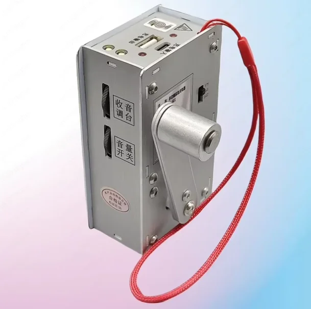 

Ручной генератор, многофункциональное радио, фонарик, зарядка через USB