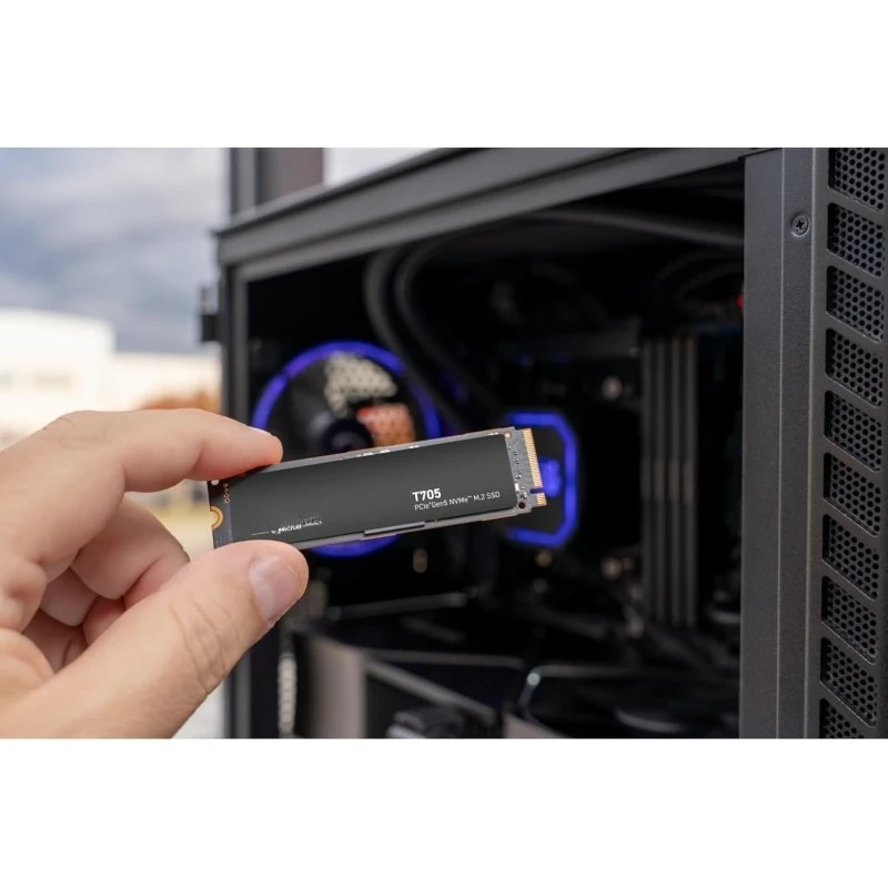 T705 2 تيرابايت PCIe Gen5 NVMe M.2 SSD ما يصل إلى 14,500 ميجابايت/ثانية لعبة جاهزة - محرك الأقراص الصلبة الداخلي (الكمبيوتر الشخصي) + 1mo Adobe CC CT2