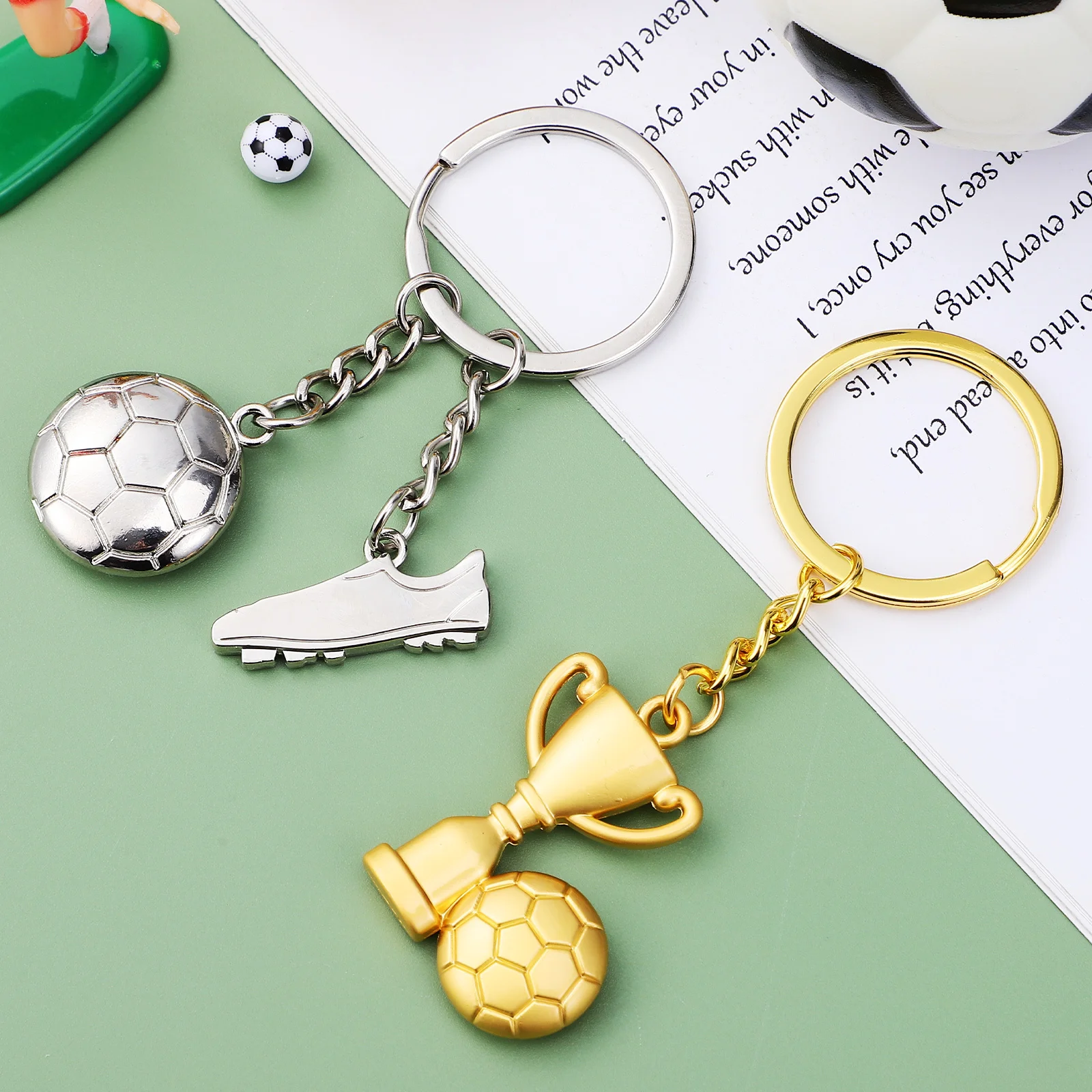

2 pcs Keychains 3D Soccer Ball Keychain Sports Keychain Accessories Football Gifts Key Ring Football Keyrings For Backpack