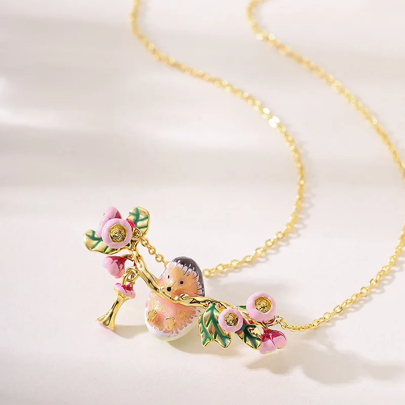 Fashionable, exquisite and sweet temperament, fairy style painted dripping glaze cartoon hedgehog flower pendant clavicle chain
