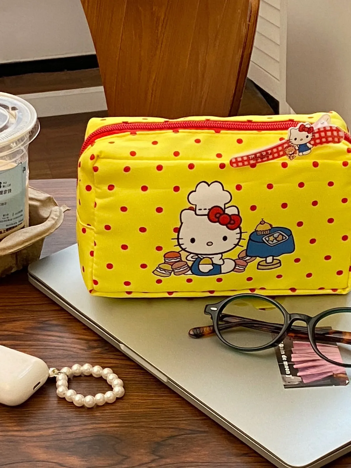 

Японская косметичка Sanrio Hello Kitty, милая сумка для хранения с большой вместимостью, сумка для ручек для студентов, незаменимая дорожная сумка для хранения, праздничный подарок