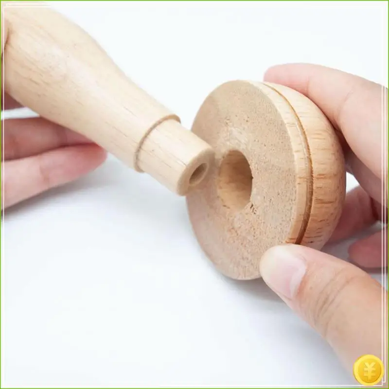 أطقم فطر جريئة أداة خشبية بمقبض قوي وانحناء تدريجي لخيوط الخياطة والجوارب والسترات سهلة الاستخدام