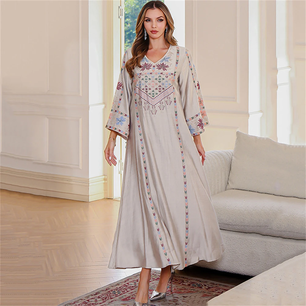 Robe élégante à col en v pour femmes du moyen-orient, Robe arabe de dubaï brodée incrustée de diamants
