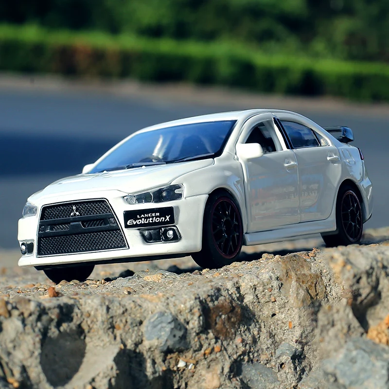 1:32 Mitsubishis Lancer Evolution X10 Alloy Car Model Diecast Metal Toy Vehicles Car Model Simulation Collection Childrens Gifts