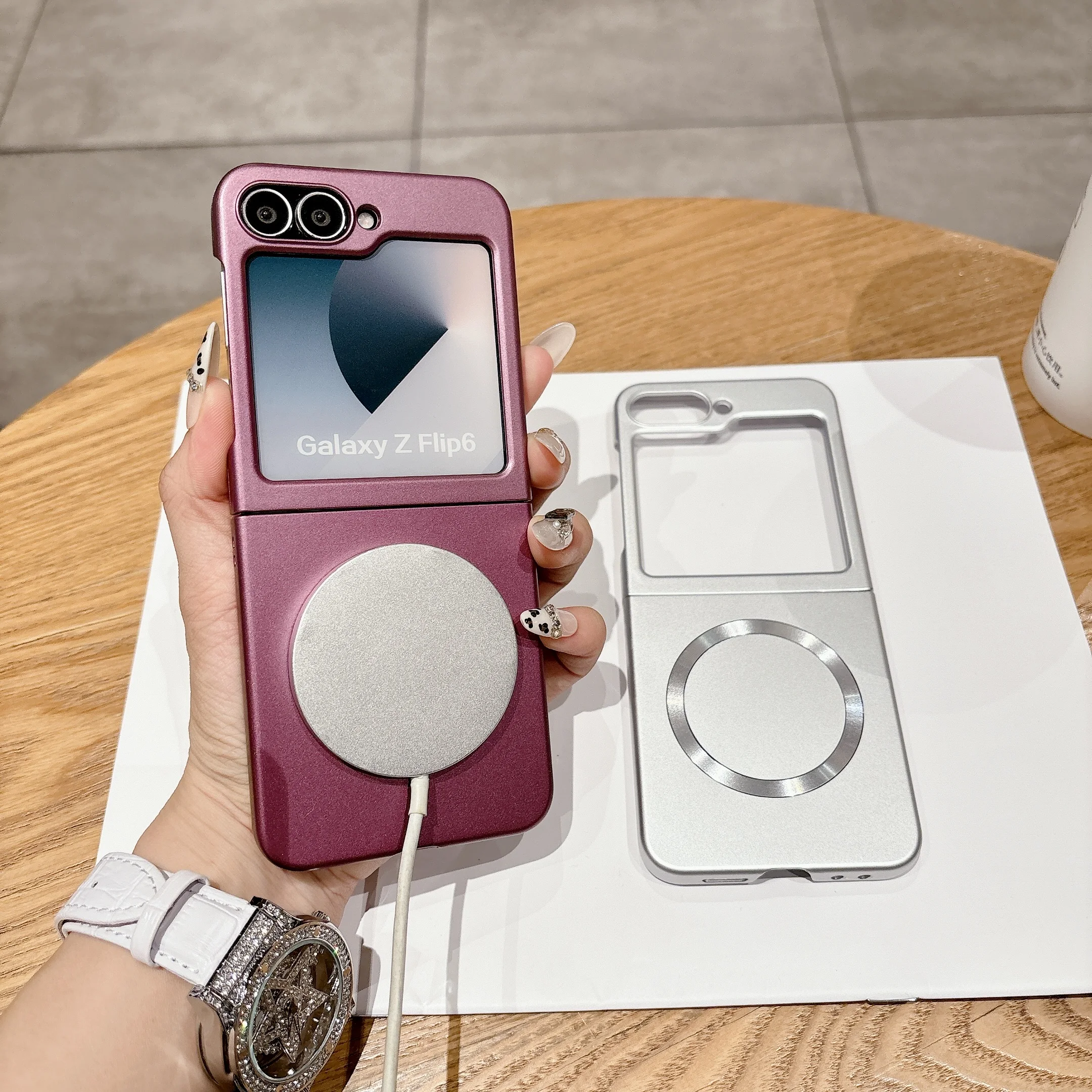 

Магнитный чехол для телефона с металлической краской для Samsung Galaxy Z Flip7 Flip 6 5 4 3, чехол Magsafe с беспроводной зарядкой, противоударный корпус