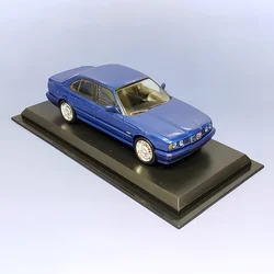 Diecast Bulk 1/43 Scale M5 Classic Retro Sports Car Alloy Car Model Collection Display Toy Gifts Souvenirs-no retail box