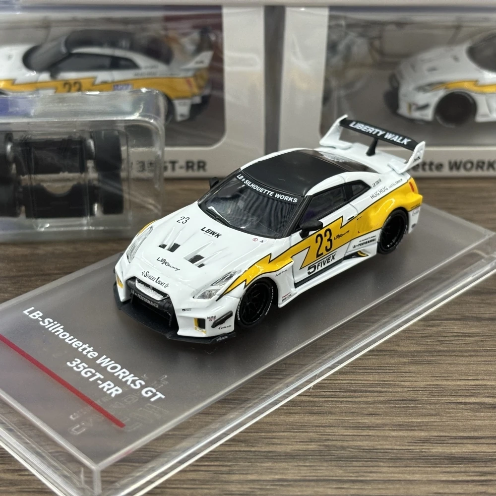 Newly Stocks CM MODEL 1/64 LB-Silhouette WORKS GT 35GT-RR 23# 5FIVEX White Yellow Diecast Model Car