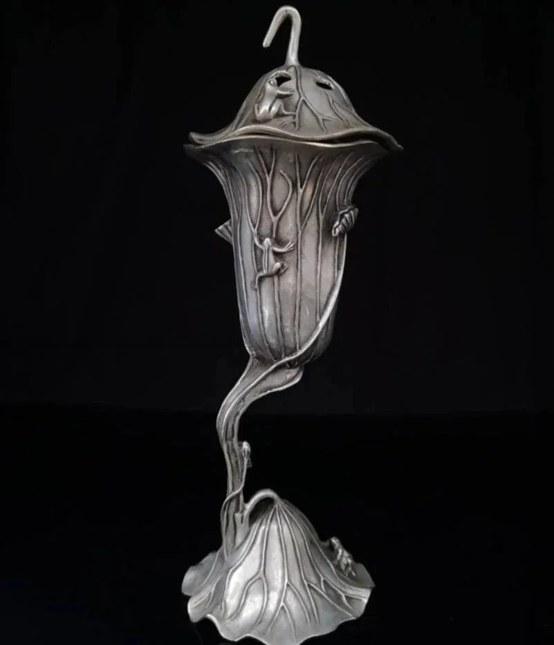 

Китайская белая медная статуя лягушки с листьями лотоса, курильница, ремесленная статуя