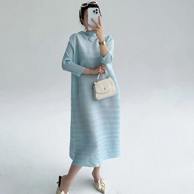 

2025 Miyake плиссированное платье с длинными рукавами, большие размеры, свободный крой, утягивающее платье с круглым вырезом, французское элегантное эластичное длинное платье из полиэстера, крепа