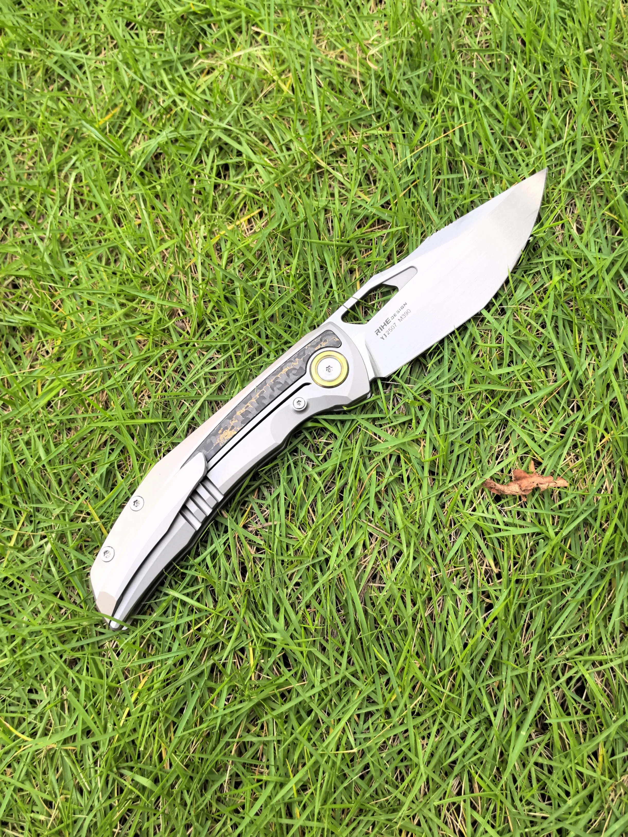 YJGDCN RIHE Design Folding Knife M390 Blade Inlaid Carbon Fiber Handle Bearing Camping Hiking Utility Kitchen Fruit EDC Tools
