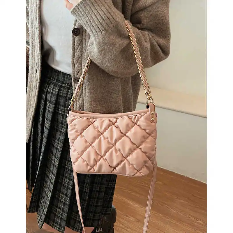 Bolso cruzado a cuadros con diamantes a la moda para mujer, nuevo diseño de cadena elegante, bolsos de viaje con temperamento, bolso para axila de nicho a la moda