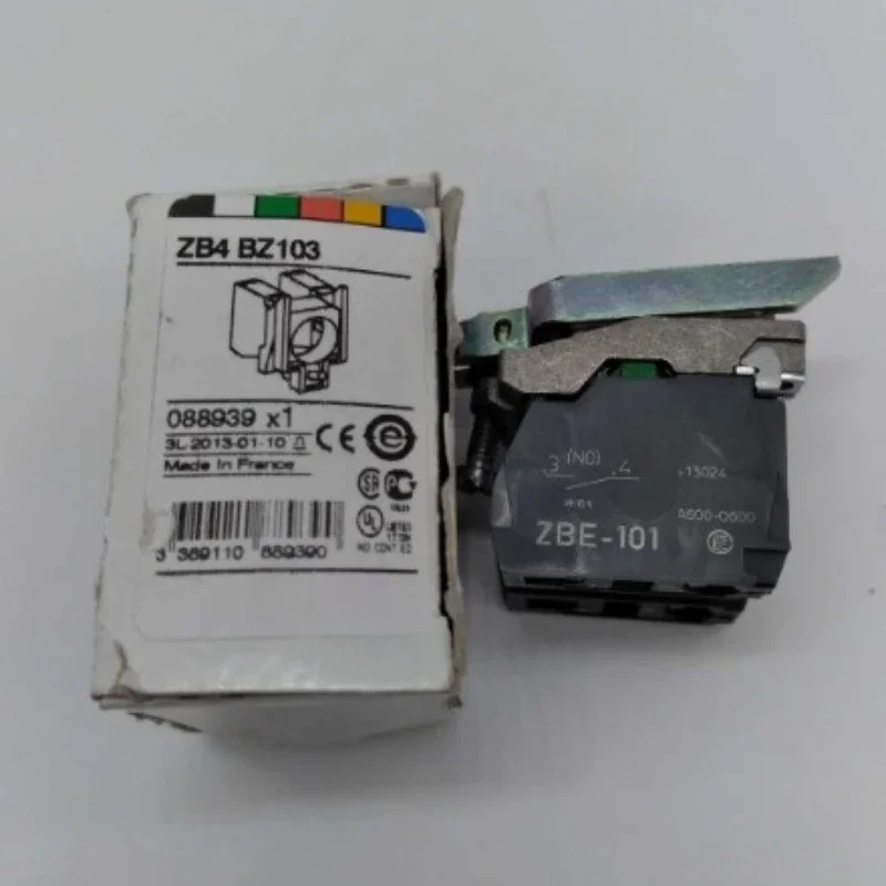 

Brand New Original ZB4BZ103 Key switch selector, metal, black, Ø22, key n°455, 3 positions, stay put, Fast Delivery