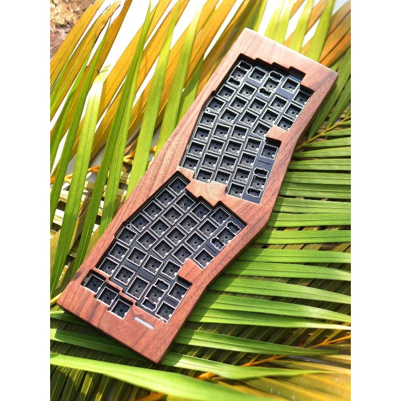 Walnut keyboard 67 keys, customized Bluetooth wireless dual-mode hot-swappable mechanical keyboard