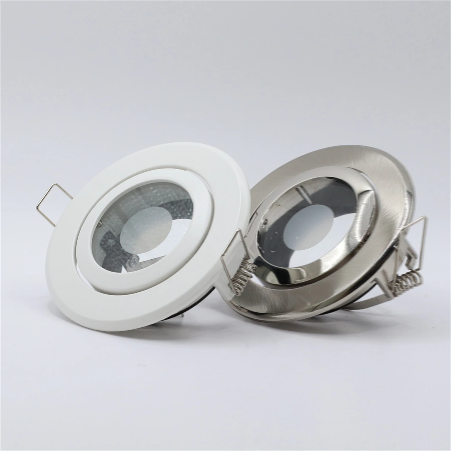 Regulowany uchwyt na lampa halogen IP44 GU10 MR16 wpuszczone w sufit oprawa typu Downlight do sypialni łazienka