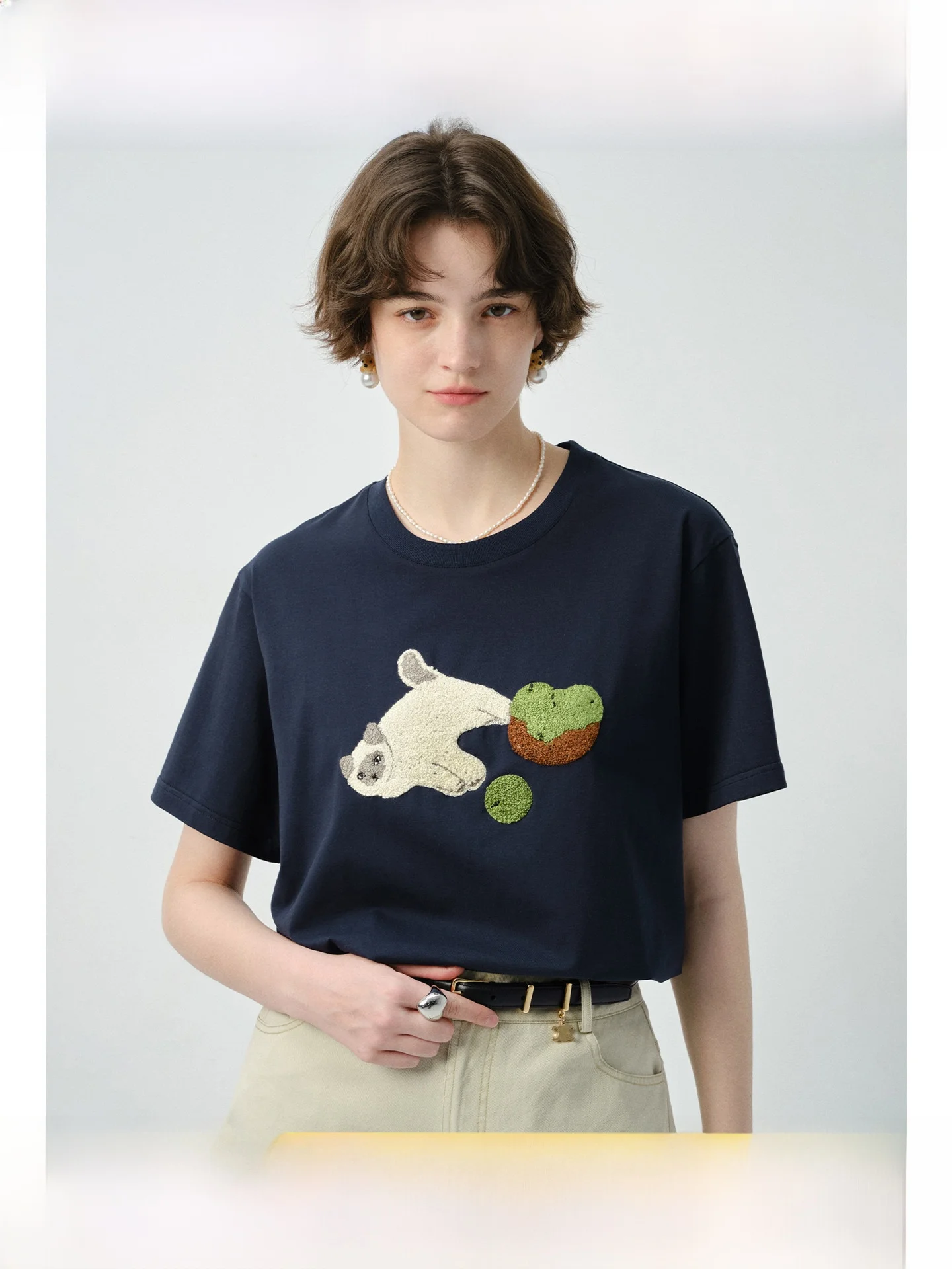 

Large Size round Ne T-irt Embroidered Design Breathable ort Sve Women's Casual Top Loose Fit Summer Faion