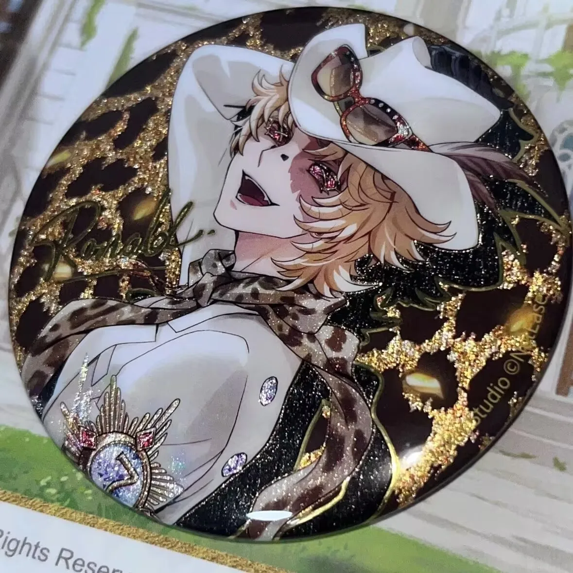 「アイデンティティ V、エクスプローラー」 - まばゆいばかりのオオカミをテーマにしたバーバッジ、ブリキのブローチ、バックパックのペンダント、穀物