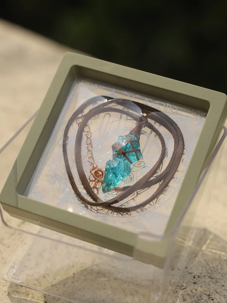 

Game Final Fantasy XIV FF14 Traveler Necklace Pendant Resin Necklaces Cosplay Props Jewelry Couple Lovers Birthday Gifts