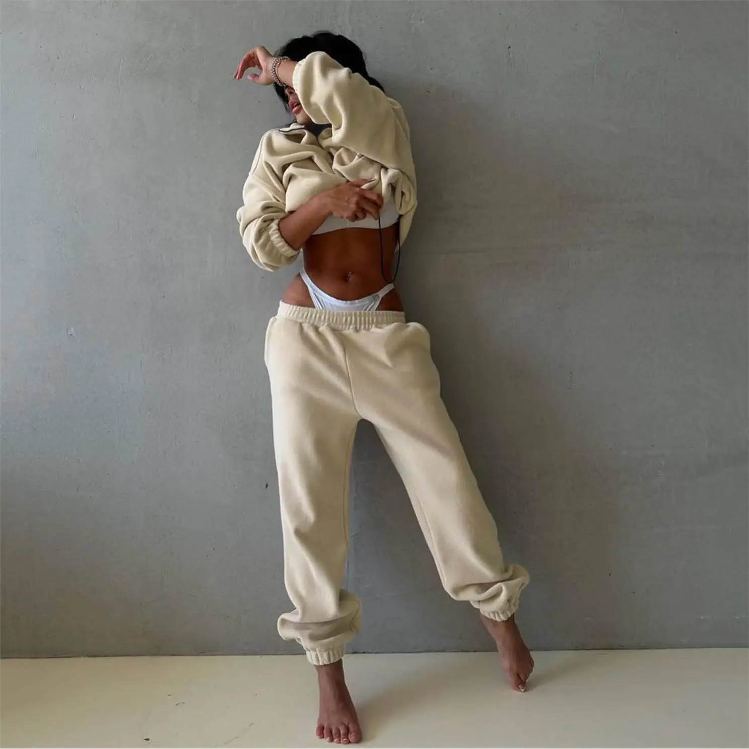 طقم سترة نسائي كاجوال مكون من قطعتين مجموعة خريف مريحة قابلة للتخفيف 9%-95% محتوى عالي الجودة