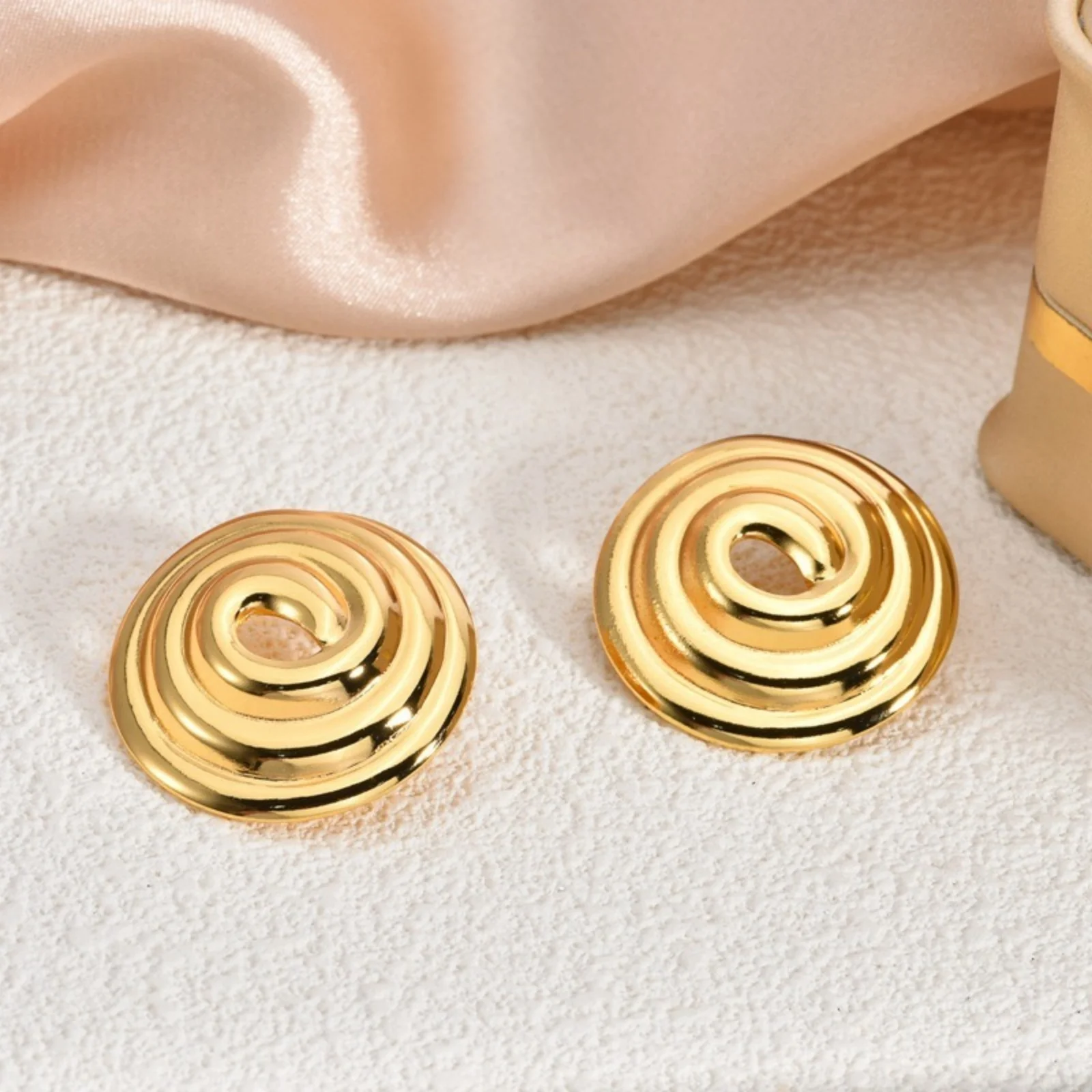 1pair New Stainless Steel Stud Earrings Gold Color Round Pentagram Star Ear Post Stud Earrings For Women Party Club Jewelry Gift