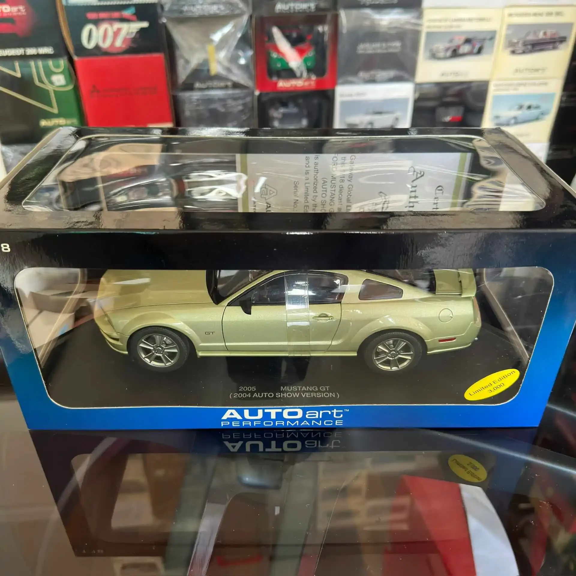 Autoart 1:18 Mustang GT 2005 Alloy Fully Open Simulation Limited Edition Alloy Metal Static Car Model Toy Gift