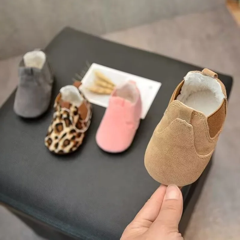 

Autumn and Winter Styles Baby Shoes For Boys and Girls Aged 0-1 Soft Soled Non Slip Shoes With Plush Insulation Walking Shoes