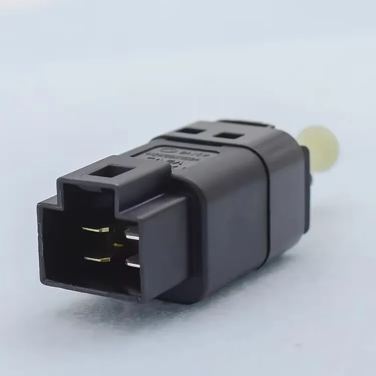 

Genuine Brake Light Switch Foot Brake Brake Light Switch for GWM Great Wall C50 Haval H6 H5 H8 H9 M2 M4 Wingle 5