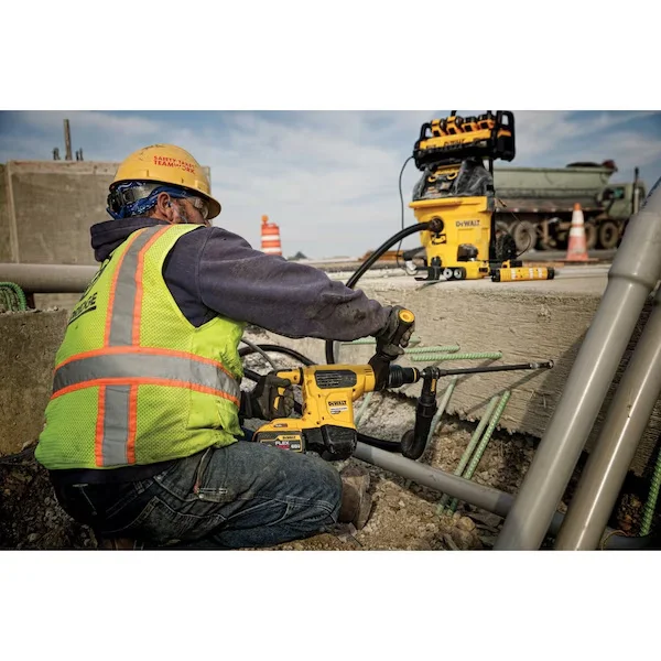 60V MAX* 1-9/16 in. Brushless SDS MAX Combination Rotary Hammer Kit